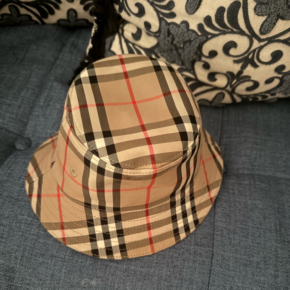Burberry bucket hat, Size - 6/9 month